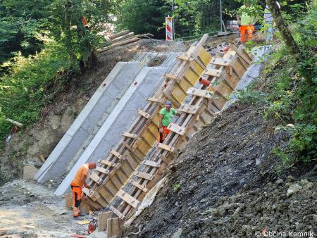 Sanacija plazu pod občinsko cesto Laze-Vrhač (1)